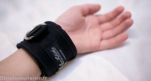 objetsdeplaisir-test-menottes-portes-Lux-fetish-closet-cluffs-17