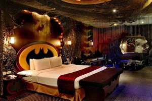 batcave-love-hotel